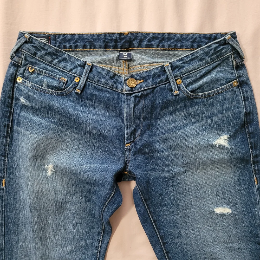 True Religion Joey Low Rise Flare Jeans with Vintage Distressing 30/30 - Picture 1 of 9